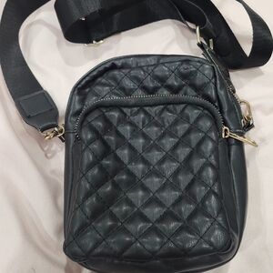 Elegant Black Quilted Crossbody Bag